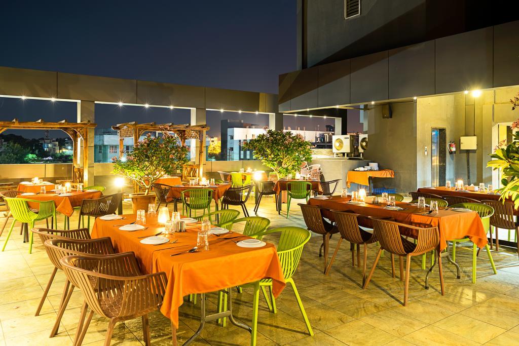 Treebo Premium Grand Emerald Pimpri-Chinchwad Bagian luar foto