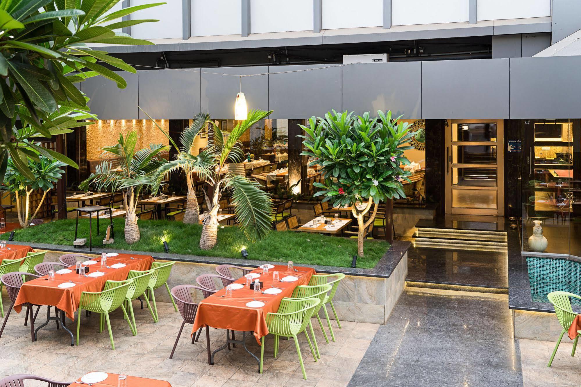 Treebo Premium Grand Emerald Pimpri-Chinchwad Bagian luar foto